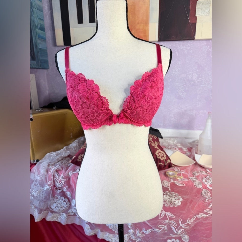 Push-Up Victoria's Secret Lace Front Closure Bra Duo - Black and Red - Picture 4 of 15